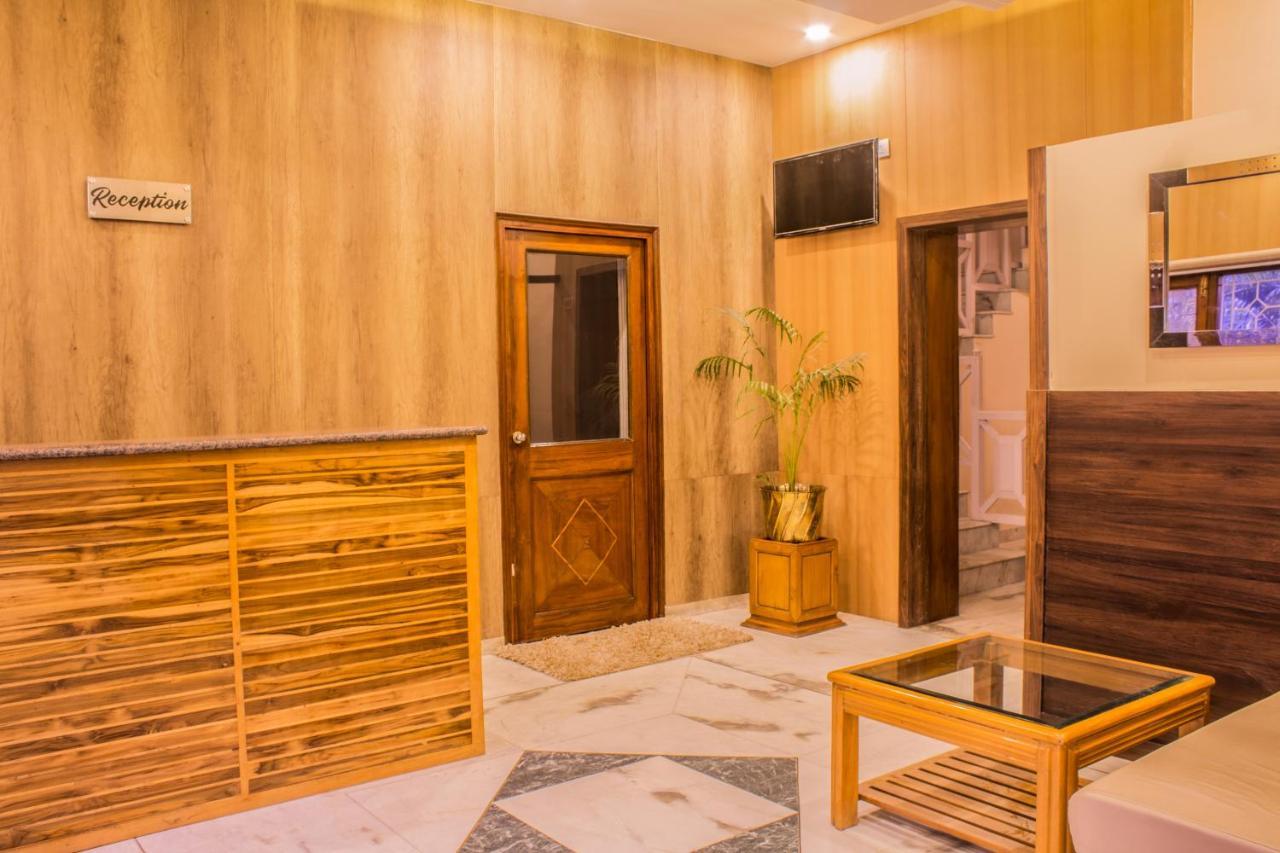 Lav Kush International Hotel Varanasi Exterior foto