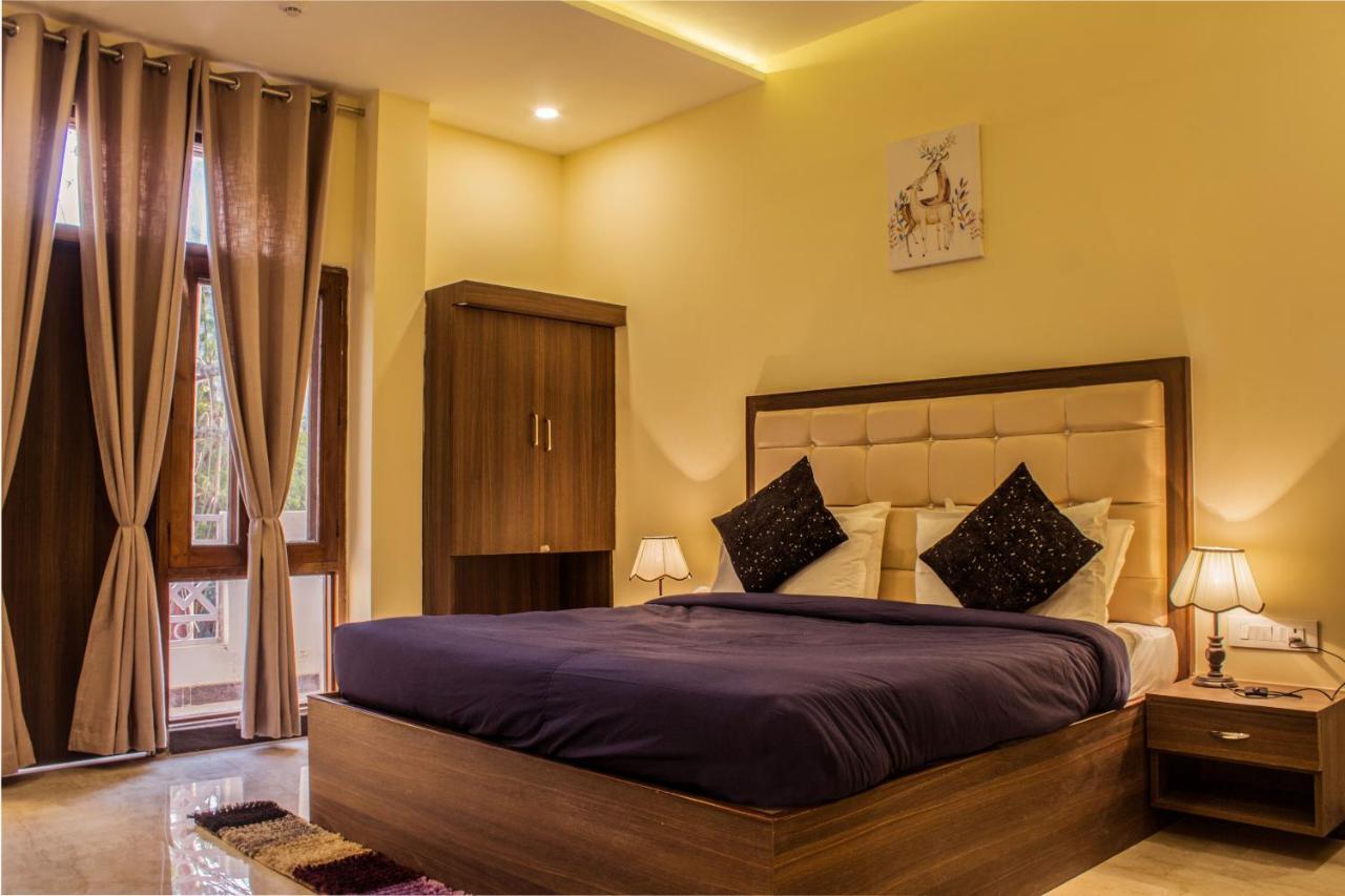 Lav Kush International Hotel Varanasi Exterior foto