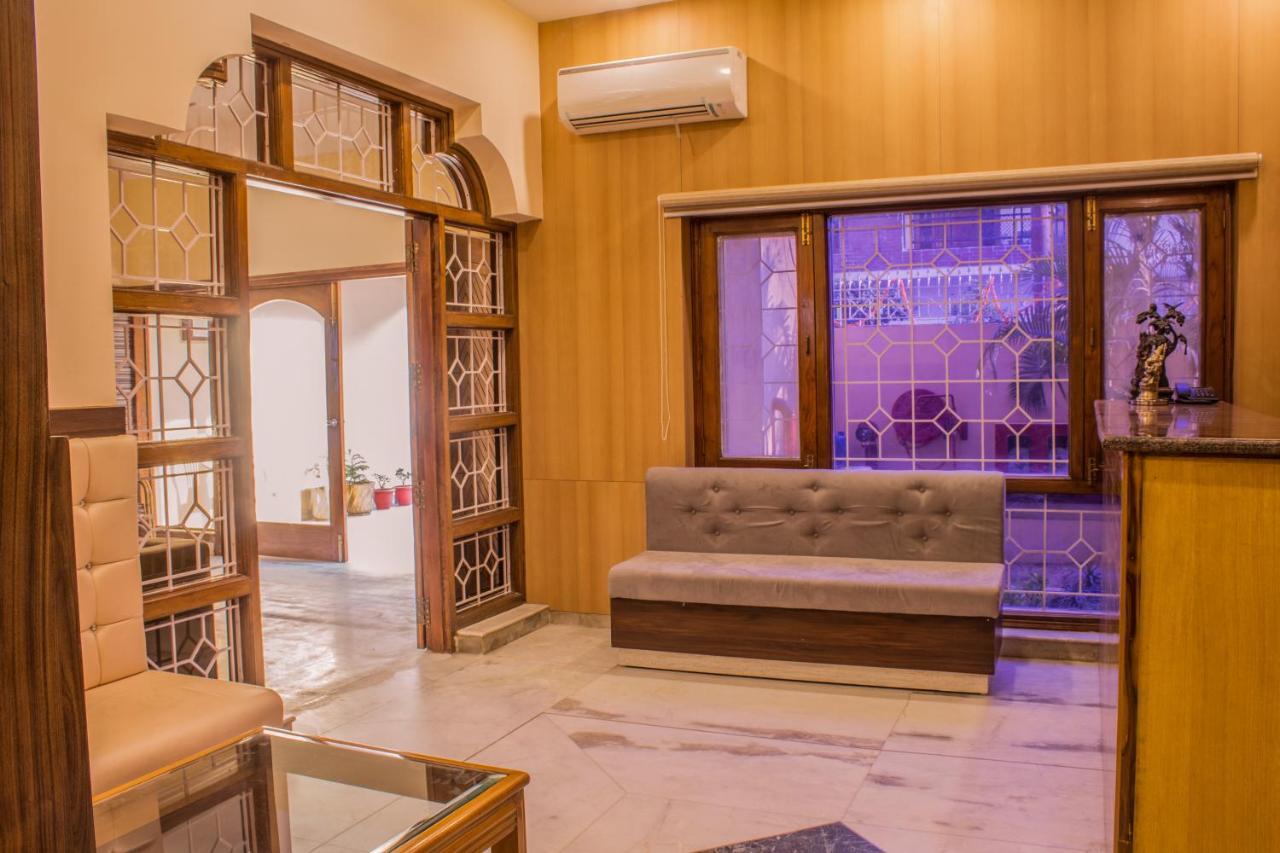 Lav Kush International Hotel Varanasi Exterior foto