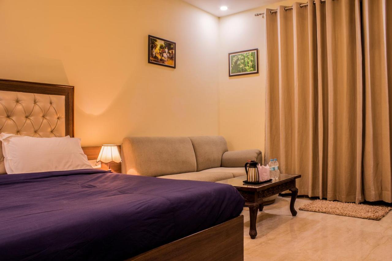 Lav Kush International Hotel Varanasi Exterior foto